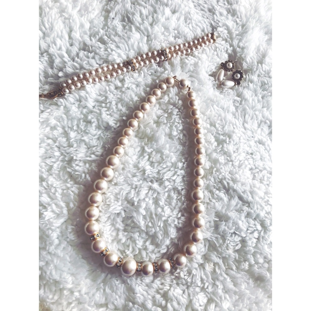 Pearl/Diamond/Gold Necklace set - Picture 2 of 2